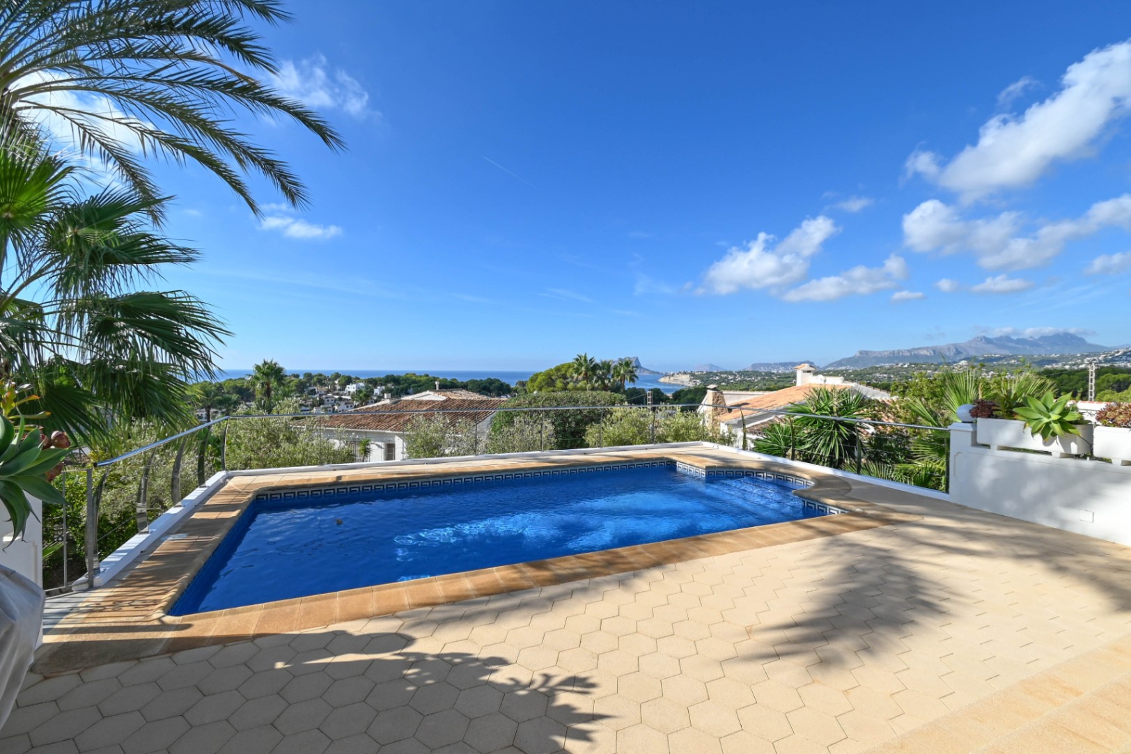 Mittelmeer-Villa mit spektakulärem Meerblick in der Nähe El Portet, Moraira