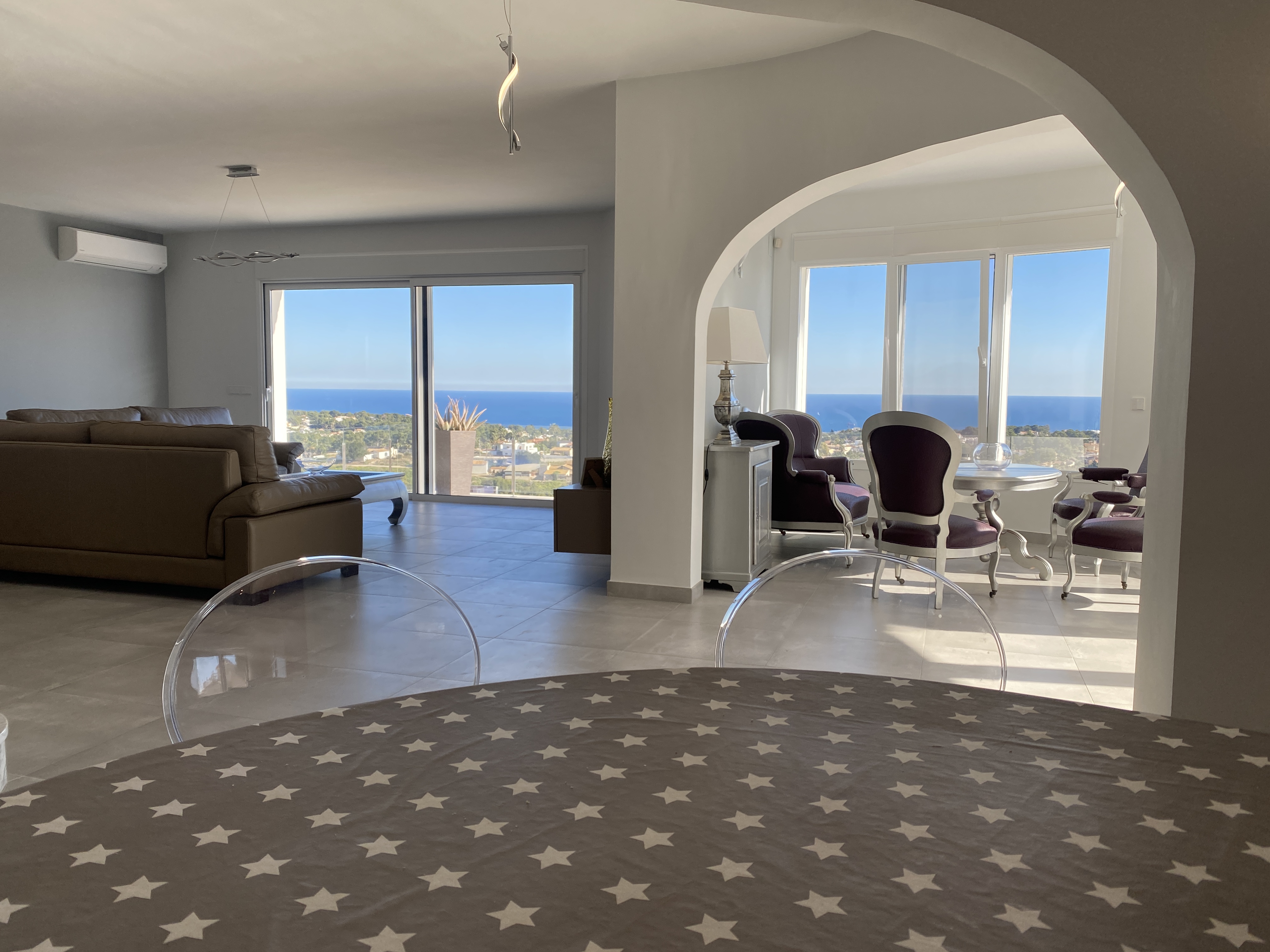 Villa zum Verkauf mit Panoramablick auf das Meer zwischen Moraira und Calpe